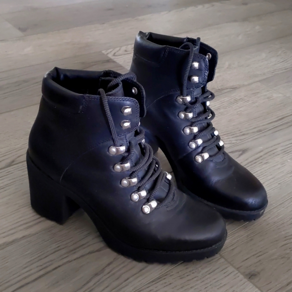 Vagabond chunky heel lace up leather boots with shearling lining, eu 37, us 7
